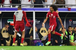 Osiyo kubogi-2023. MYU afsonasi, JCH-2002 final hakami, OFK prezidenti, yig'layotgan eronlik futbolchilar va uchayotgan Afif - Eron - Qatar uchrashuvidan GALEREYA