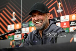 Klopp futbol sharhlovchiligida o'zini sinab ko'rishi mumkin, unga ikki telekanal da'vogarlik qilmoqda