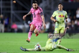 Messi faoliyatida ilk bor bitta o'yinda assistlar soni bo'yicha penta-trik qayd etdi!