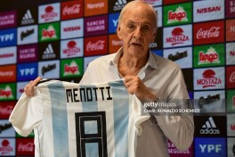 Argentina terma jamoasi va "Barselona" sobiq bosh murabbiyi hayotdan ko'z yumdi