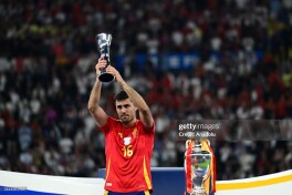 Rodri Ispaniyaning Evro-2024dagi g'alabasidan so'ng "Oltin to'p" haqida emocional bayonot bilan chiqdi