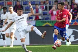 RPL. SSKA -  "Akron", Abbos raqib futbolchisining qoshini yordi