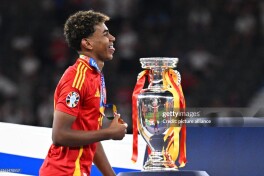 17 yoshli Lamin Yamal "Golden Boy" sovrinini qo'lga kiritdi!