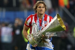 JCH-2010ning eng yaxshi futbolchisi Forlan: "Ispaniyada "Atletiko" ramzini hech qachon o'pmaganim uchun tanqid qilishardi"