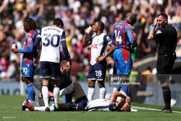 "Tottenxem" futbolchisi operaciya qilindi va MYU bilan o'yinni o'tkazib yuboradi