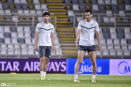 O'zbekiston terma jamoasining quvnoq kayfiyatda o'tgan rasmiy mashg'ulotidan GALEREYA