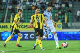 "Navbahor" Superliganing birinchi davrasini "Neftchi"da o'tkazgan ikki o'yinchi bilan shartnoma imzoladi