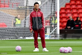 "Arsenal" yarim himoyachisi bu yil "Oltin to'p"ni kimga berish kerakligini aytdi