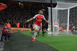 Arsenal – Tottenxem. Gibbs APL tarixidagi 24000-golni urdi