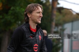Хименес: "Жамоага янги келган футболчи одатда қўшиқ айтиши керак, Модрич эса бошқача йўл тутди"