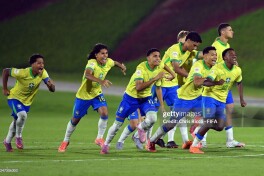 U-17 Жаҳон чемпионати. Португалия ва Буркина Фасо чорак финалга чиқди. Бразилия ирода кўрсатиб, Францияни пенальтилар сериясида мағлубиятга учратди