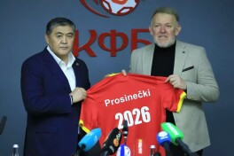 "Реал" ва "Барселона" собиқ футболчиси энди Қирғизистон миллий терма жамоасини бошқаради