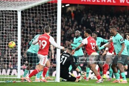 APL. "Arsenal" ikkita avtogol tufayli o'z uyida "Vulverxempton"ni mag'lub etdi