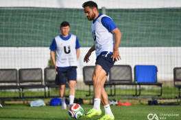 O'zbekiston terma jamoasi JCH tayyorgarligi doirasida "Neftchi"ga qarshi nazorat o'yini o'tkazmoqda