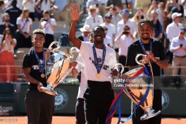 PSJ futbolchilari CHL sovrinini "Rolan Garros" kortiga olib chiqishdi