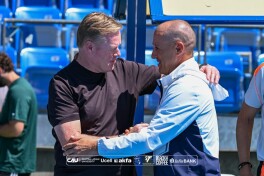 Niderlandiya terma jamoasi bosh murabbiyi O'zbekiston ustidan qozonilgan qiyin g'alabadan so'ng ham futbolchilarini, ham hakamlarni tanqid qildi