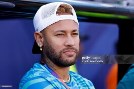 Неймар бешинчи бор ота бўлди: у Жаҳон чемпионати-2026 вақтида қиз фарзанд кўрди