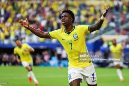 Vinisius jahon chempionatlarida Ronaldo va Rivaldoning rekordini takrorladi