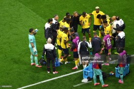 FIFA Meksika va Ekvador o'rtasidagi o'yinda suv ichish tanaffusi bo'lmasligini e'lon qildi, lekin...