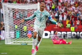 Ronaldu Xorvatiyaga qarshi bahsda raqib jarima maydonida atigi bir marta to'pga tegdi