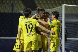 "Paxtakor" va "Metallurg" "Surxon" futbolchilarini ijaraga oldi
