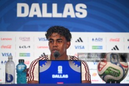 "Mendan hech narsa kutmang". Yamal JCH-2026 yarim finalidagi Fransiyaga qarshi o'yin oldidan o'z sport formasi haqida gapirdi