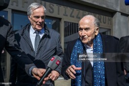 Blatter: "Siyosat futbolni soyada qoldirmasligi kerak"