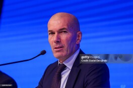 "Real"da qilgan ishlarimga o'xshash bo'ladi". Zidan Fransiya terma jamoasining yangi o'yin uslubi haqida