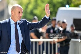 Zidan Fransiya terma jamoasida qanday ishlashini aytib o'tdi
