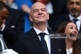 ФИФА атрофида машмаша: Инфантино 30 миллион долларлик маошни кўзлаган