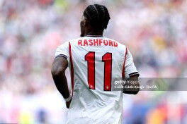 Рэшфорд МЮда 14-рақамни олади. Агар топ-клубдан таклиф келмаса, ҳужумчи жамоада қолади