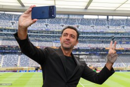 Xavi 1978 yildan beri Niderlandiya terma jamoasidagi ilk xorijlik bosh murabbiyga aylandi