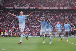 АПЛ. Manchester is blue: "Манчестер Сити" бир киши кам бўлиб "Манчестер Юнайтед"ни мағлуб этди