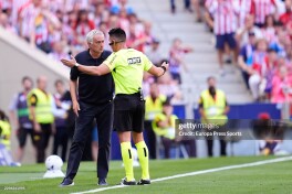 Mourinyu "Atletiko"dan uchralgan mag'lubiyatidan so'ng hakamlikni tanqid qildi