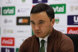 Islombek Ismoilov: "Meni hayron qoldirgan jamoalar "Lokomotiv" va "Surxon". "Paxtakor" va "Navbahor"da 18 yoshlik yigit asosiy tarkibda o'ynayotgani yo'q"