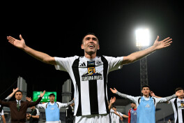 Kannavaro kelgan, "Neftchi" "Lokomotiv" maydonida g'alabaga erishgan bahsdan GALEREYA