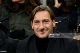 Franchesko Totti: "48 yoshimda meni "Jenoa" va "Komo"ga chaqirishdi. Aqlim rozi bo'ldi, lekin "Roma" deb yuragim "yo'q" dedi"