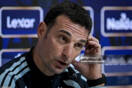 Skaloni Messi ketganidan keyin Argentina terma jamoasi qanday o'ynashi haqida javob berdi