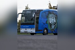 Сеулга учадиган Ўзбекистон терма жамоаси аэропорт томон йўлга чиқди