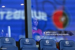 Ronalduning rafiqasi Portugaliya terma jamoasi murabbiyini tanqid qildi va o'z postini o'chirib tashladi -