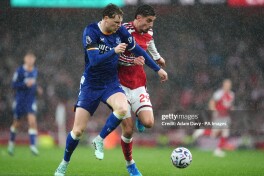 APL. "Arsenal" "Everton"ni, "Fulxem" "Koventri"ni taslim qildi