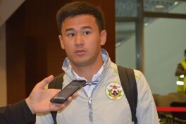 Abbos Maxstaliev va Doniyor Usmonov "Navbahor" bilan shartnoma tuzdi