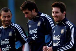 Diego Milito: Umid qilaman, Messi qaytadi
