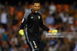 Diego Alves bir o'yinda ikkita penaltini qaytarib, o'z rekordini yangiladi
