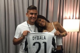 Qo'shiqchi Rianna futbolni sevadi FOTO